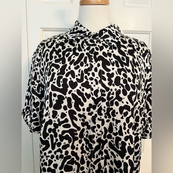 Lita By Ciara Made In Italy Cheeta Print Button Down Size Medium - Picture 3 of 8